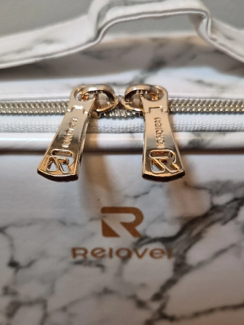 Reiover‎ Marble Print White Cosmetic Travel Case